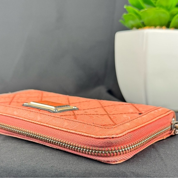Guess Faux Leather Coral Pink Quilted Wallet - Tan interior. Vintage - Picture 3 of 8
